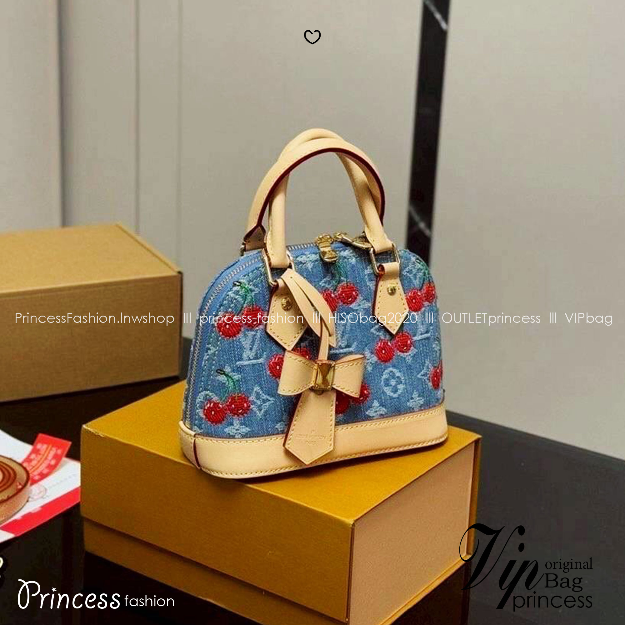 LV x TM Alma BB Monogram cherry denim 20cm กระเป๋าสะพายทรงโดม อัพลุคไฮน์ ขนาดกำลังดี หูจับในตัวใช้งานได้สะดวก โดดเด่นมีชีวิตชีวา ด้วยเดนิมวินเทจปักลายเชอร์รี่สีสันสดใสสะดุดตาสะท้อนสไตล์ไอคอนิก