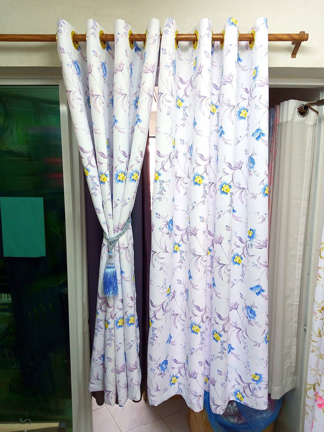 ผ้าม่านกันแสง 90% รุ่นวินเทจฟลาวเวอร์ No.14 ลายดอกม่วง/พื้นครีม ก.130*ส.150ซม.ผืน(ขายราคายกคู่2ผืน)