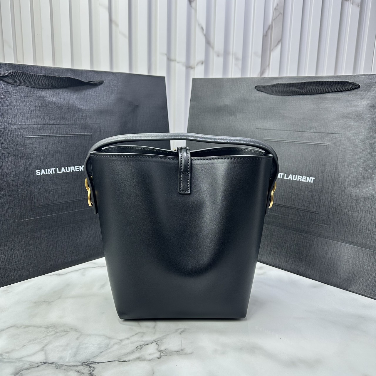 Small 6" YSL Le 37 in shiny leather Hobo Bag / YSL Bucket Bag / YSL Tote Bag กระเป๋าสะพายทรงโฮโบโท้ท งานหนังสวยเต็มใบ อะไหล่ทองสวยคลาสสิก ราคาแสนดีแนะนำของมันต้องมีจริงๆ