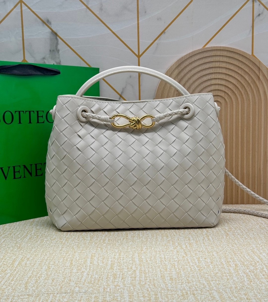 BOTTEGA Small Andiamo Top handle bag 28cm / BOTTEGA Tote Bag กระเป๋าสะพายดีไซส์สาน วัสดุเดนิมคอตตอนรุ่นใหม่ สวยงามเป็นเอกลักษณ์ เกรดออริ 1:1 ใช้งานต่างประเทศได้