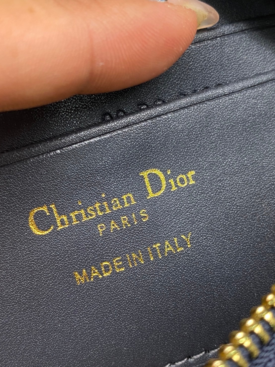 DIOR 30 MONTAIGNE D-COSY MINI BAG | Blue Oblique Jacquard / Dior vanity พลาดไม่ได้เลยกับคอลสุดหรู ดีไซน์ใหม่ 2023 รูปทรงคลาสสิค พร้อมหูจับในตัว สะดวกใช้งาน สะพายข้างเป็นโซ่เดี่ยว กระเป๋าสะพายเอนกประสงค์ ที่สามารถใช้สะพายได้ทุกวันอย่างคล่องตัว