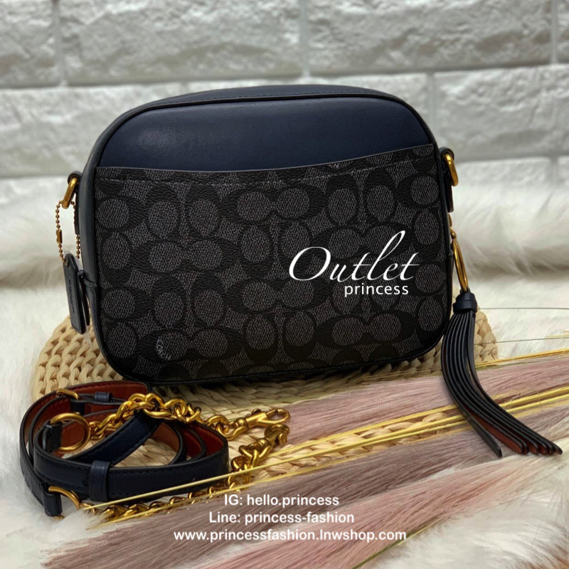 COACH SIGNATURE CROSSBODY BOX BAG ((F31208)) 🔺สินค้าขายดี กระเป๋าสะพายวัสดุหนังแท้ จาก coach factory outlet หนังนิ่ม ทรงสวย ตัวกระเป๋าลายแบรนด์ ตัดขอบหนังเรียบได้สวยงามค่ะ ด้านหน้า-หลัง มีช่องสำหรับใส่ของ เปิดปิดกระเป๋าแบบซิป ที่จับเป็นพวงหนังอะไห