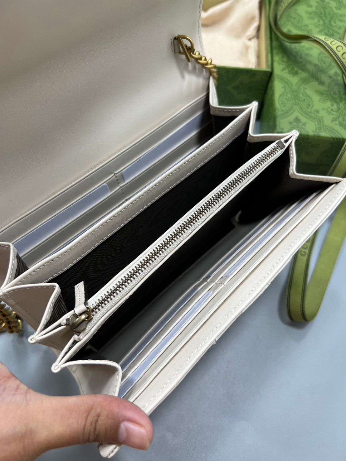 GUCCI GG Marmont Chain Wallet Matelasse Mini Soft Leather / GUCCI WOC เกรดออรินอล งานหนังสวยมากค่ะ ละมุนที่สุด ใส่บัตร ใส่แบงค์ได้ รับรองว่าจะเป็นกระเป๋าที่จะหยิบใช้งานได้บ่อยๆ รับประกันความสวยปังค่าาา