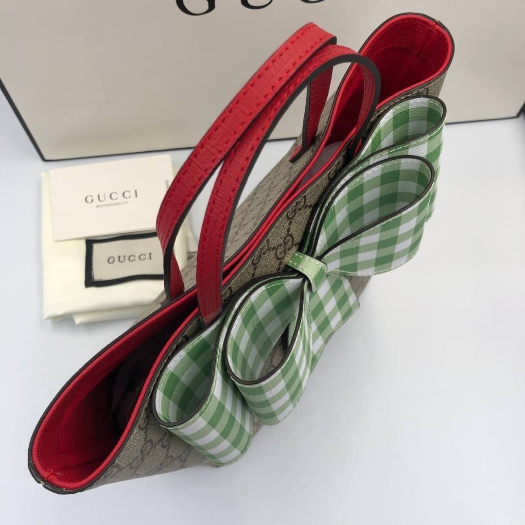 VIP 】Animal-Friendly Gucci Kid GG Supreme Tote Bag งานหนังแท้ทรงตั้งสวย ขนาดกะทัดรัด จุของได้เยอะ ใช้ได้ทั้งเด็กและผู้ใหญ่ น่ารักมากค่ะ
