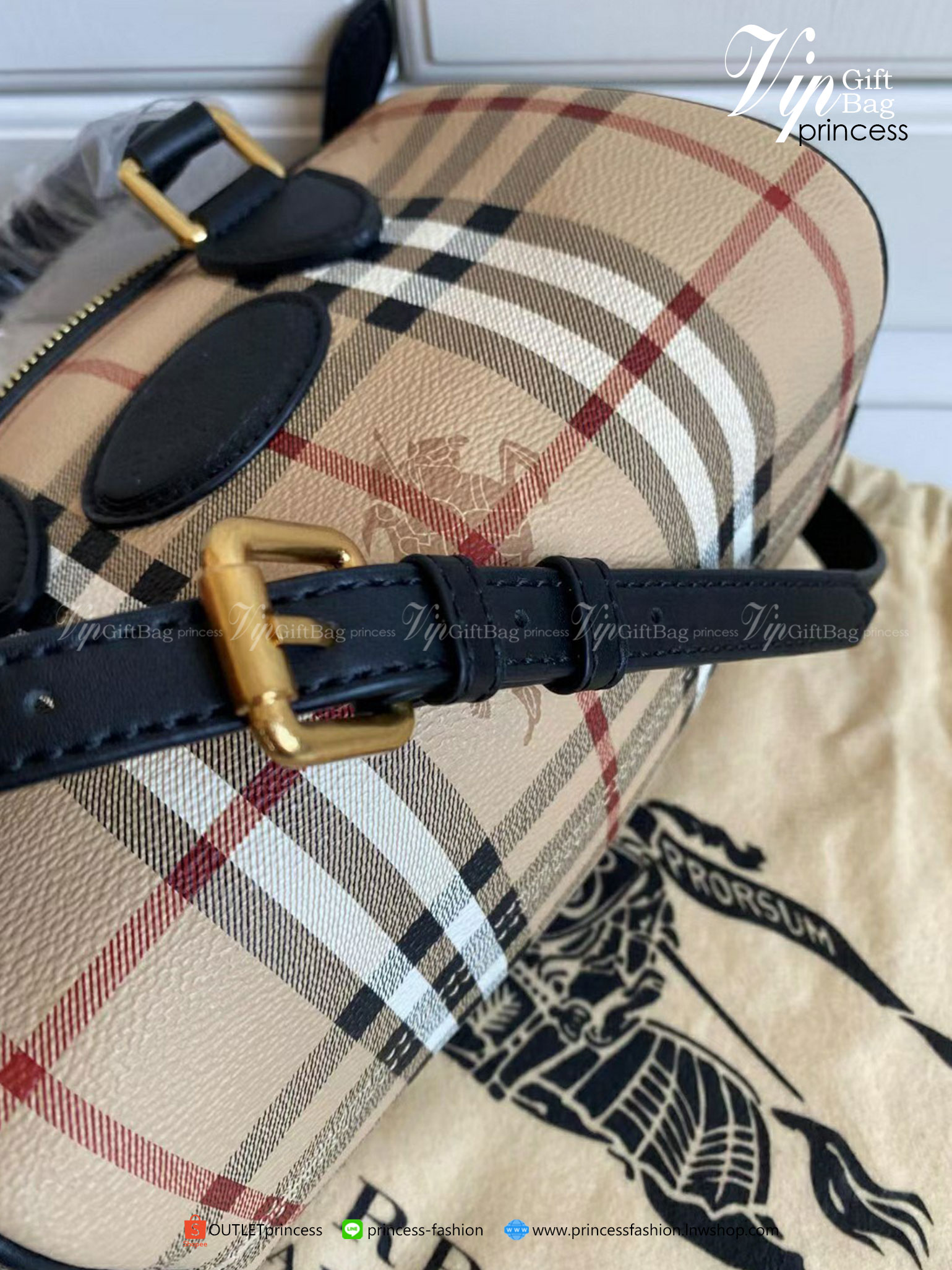 พรีเมี่ยมกิ๊ฟแท้ 100% BURBERRY MINI PILLOW VINTAGE BAG VIP GIFT WITH PURCHASE (GWP) สีดำ