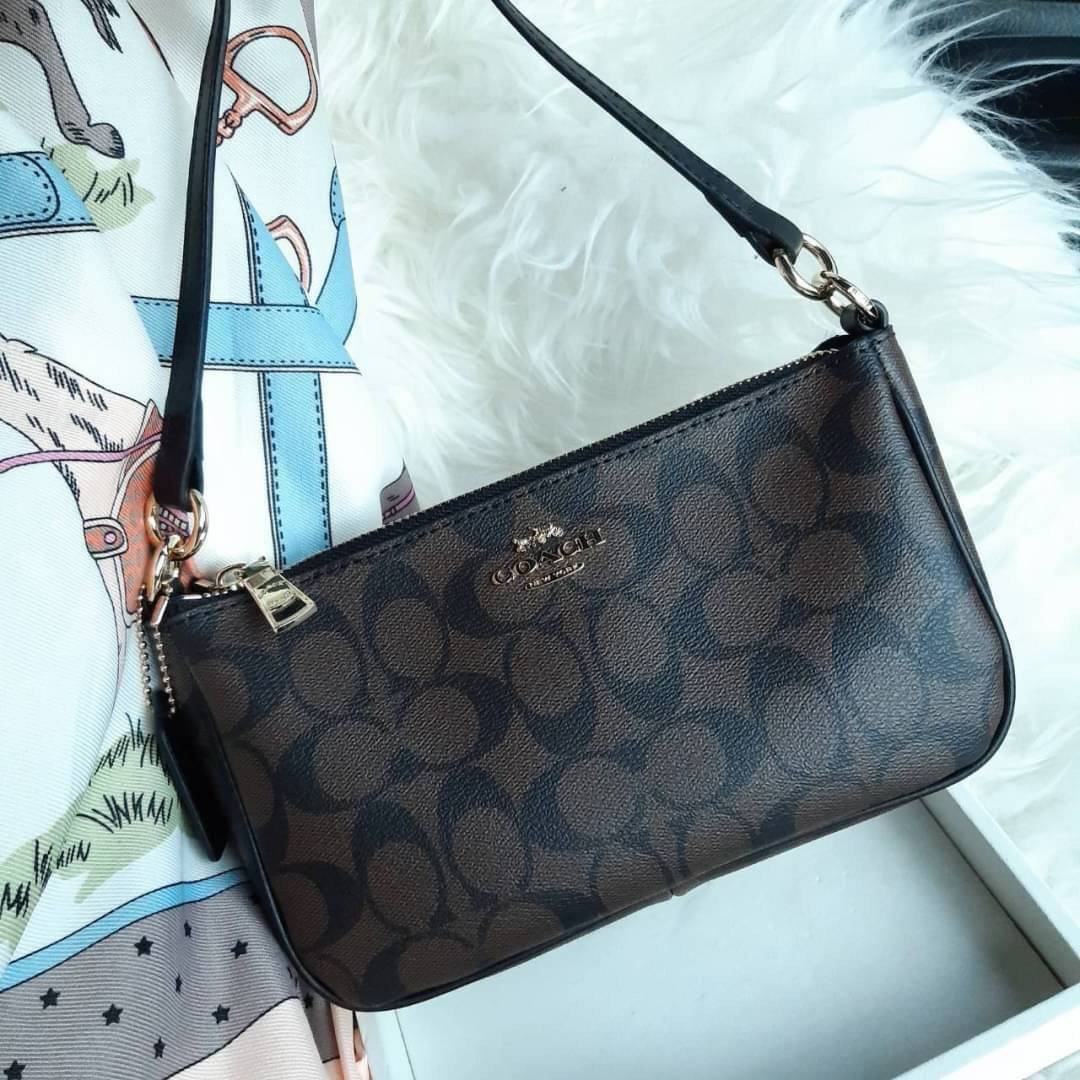 ของแท้ COACH F58321 TOP HANDLE POUCH อีกรุ่นฆ่าไม่ตาย!! 😎 ขายดีขายหมด ขายรวยขายปังๆ!! กระเป๋าพอชจากโค้ช ทรงใช้งานง่าย สะดวก กะทัดรัด