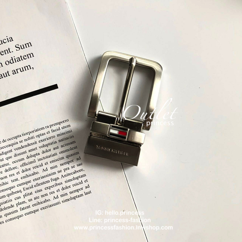 TOMMY HILFIGER Leather Belt & Wallet Set เซตสุดคุ้ม จะมอบเป็นของขวัญหรือใช้เองก็แนะนำเลยค่าา อุปกรณ์ : มาพร้อมถุงกระดาษแบรนด์ + กล่องแบรนด์ + ที่เจาะรูเข็มขัด