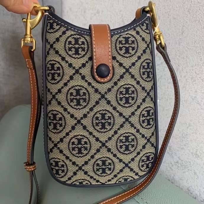 Tory Burch T Monogram Phone Crossbody / Tory Phone Bag พร้อมส่ง กระเป๋าใส่โทรศัพท์ สวยคม ด้านหลังมีช่องใส่บัตร