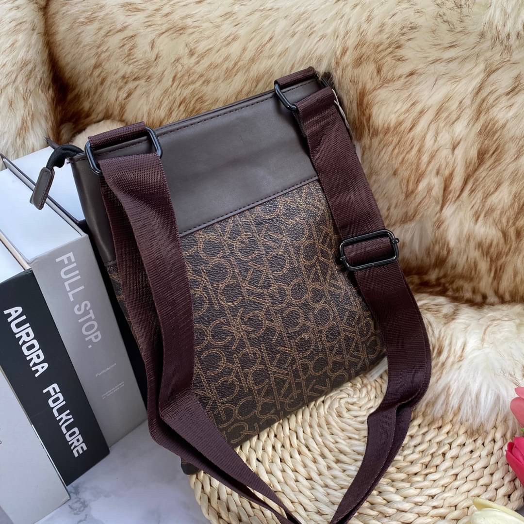 CALVIN KLEIN JEANS CROSSBODY BAG กระเป๋าสะพาย Ck Jeans รุ่น Limited Edition น่าสะสมค่ะ