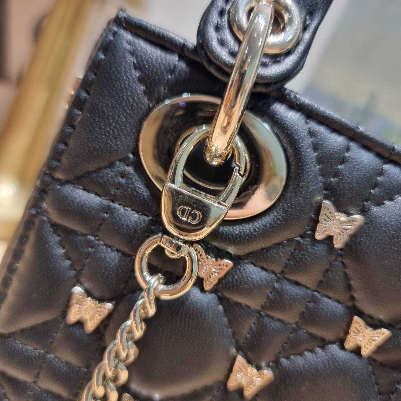 Small Lady Dior Bag Black Cannage / CD SMALL LADY BAG WITH BUTTERFLY กระเป๋าสะพายตกแต่งรูปผีเสื้อคละรอบใบ สวยหรูดูแพงทรงกล่องคลาสสิค