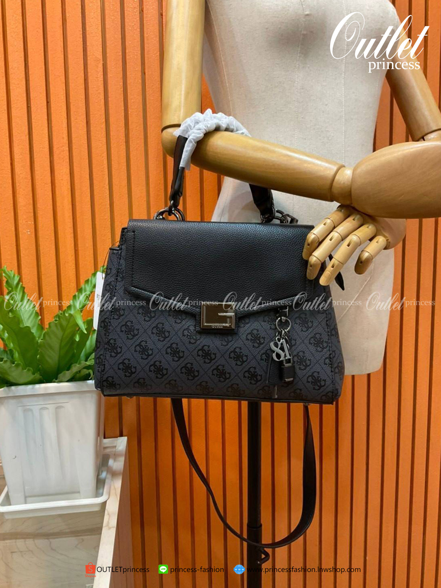 ของแท้ 100% GUESS FACTORY VALY GIRFRIEND SATCHEL BAG กระเป๋าถือหรือสะพายรุ่นใหม่ล่าสุด