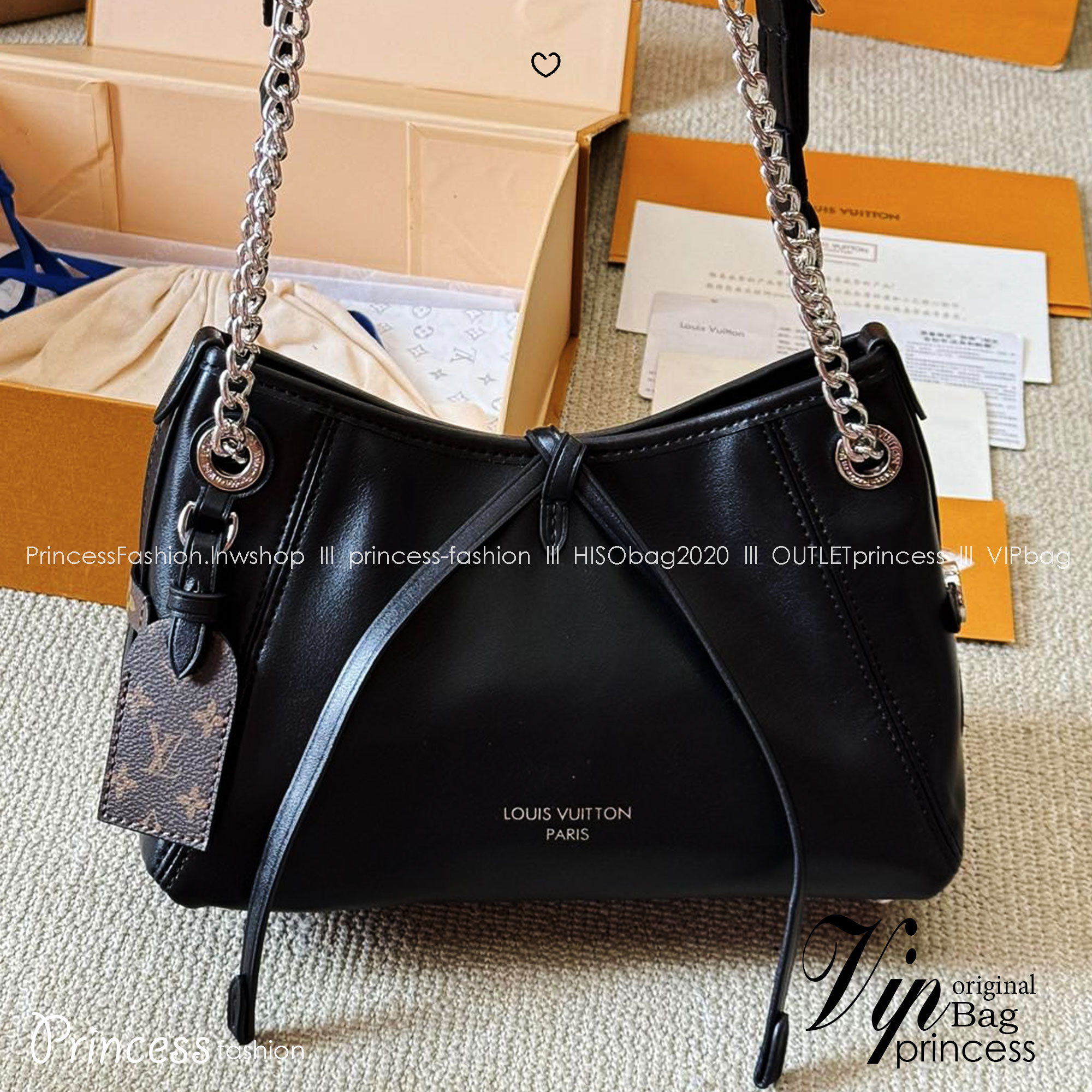 LV CarryAll BB Bag กระเป๋าสะพายสุดไอคอนิกผสานสไตล์ล้ำสมัยเปี่ยมฟังก์ชัน ไซส์ใหม่ล่าสุด กะทัดรัดใช้งานได้คล่องตัวมากขึ้น ดีไซน์สีดำคลาสสิค