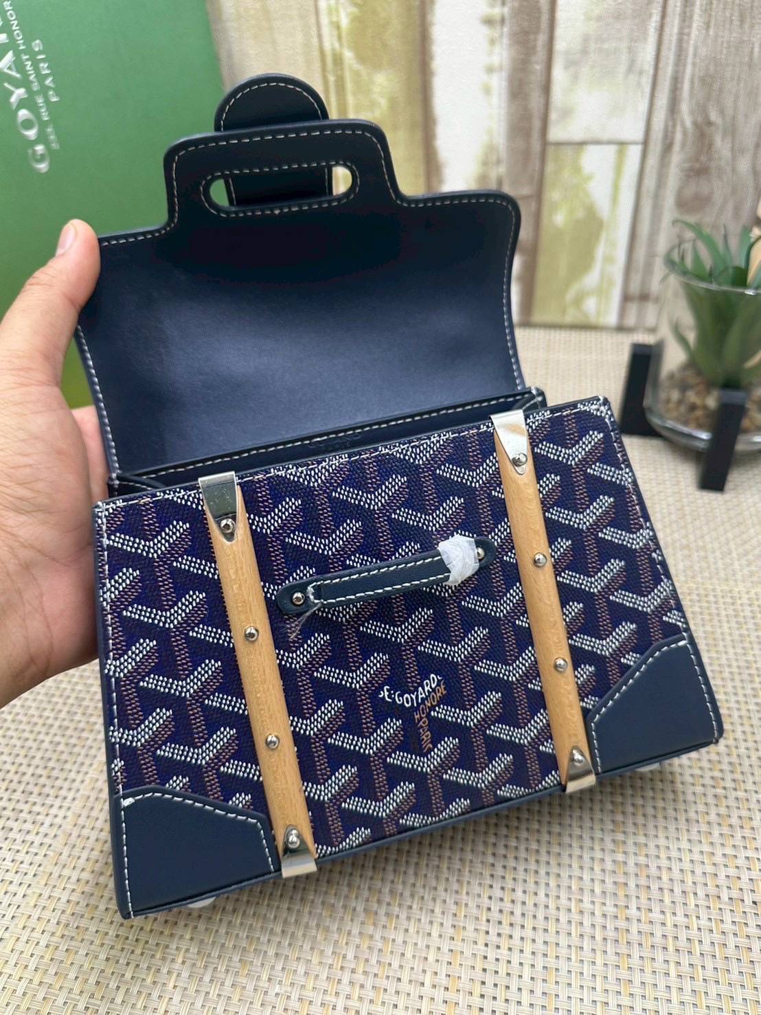 10 สี ORI หนังแท้ | GOYARD Saïgon Souple Mini Bag 20cm กระเป๋าถือ/สะพายดีไซน์หูจับไม้เป็นเอกลักษณ์ที่สวยหรูหราสง่างาม