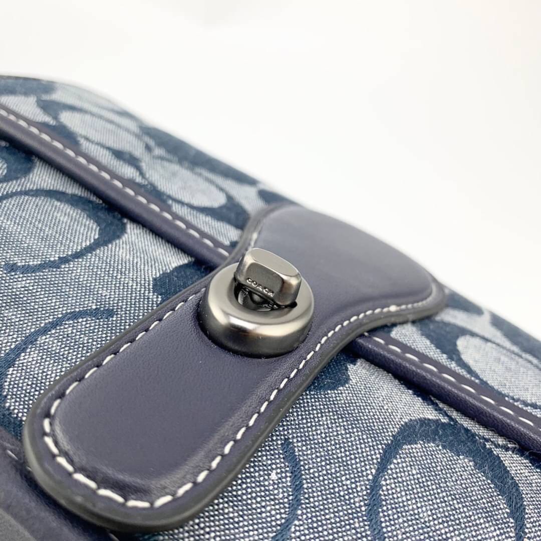 OUTLET 】COACH Bape X Coach Turnlock Tab Belt Bag In Signature Chambray พร้อมส่งที่ไทย