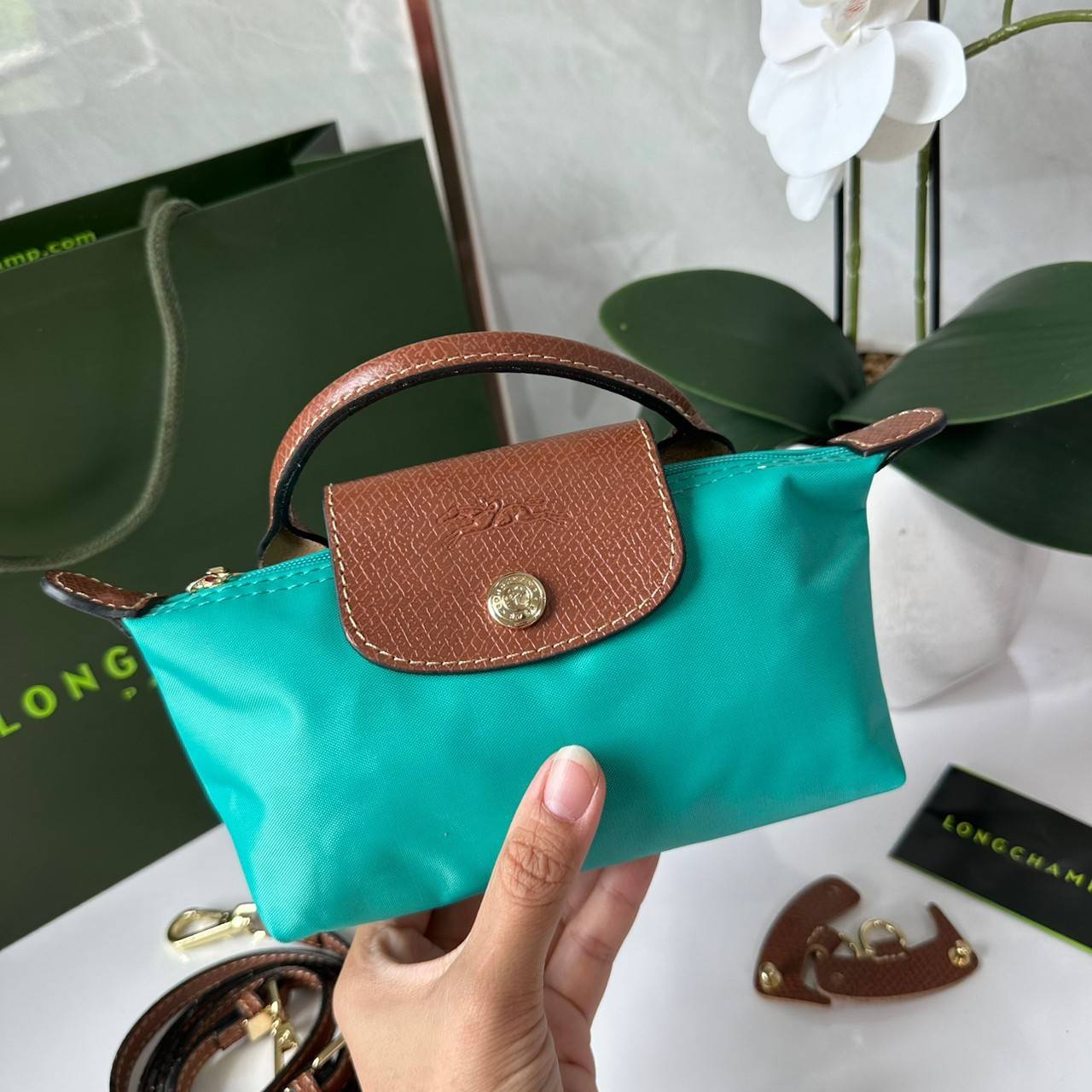 LONGCHAMP LE PLIAGE ORIGINAL Pouch with handle กระเป๋าใบเล็กขนาดกระทัดเหมาะกับใส่ของจำเป็นจุกจิก กันน้ำได้ พร้อมส่ง