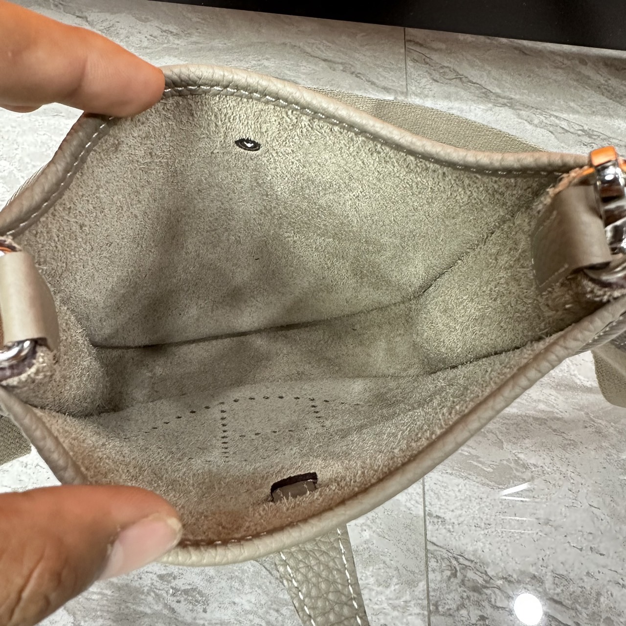 HERMES Evelyne TPM Bag The Perfect Mini Crossbody Bag 17cm กระเป๋าทรงโท้ทแบรนด์หรู เอกลักษณ์ของความสง่างาม เกรดออริ สลับแท้ 1:1 ใช้งานต่างประเทศได้