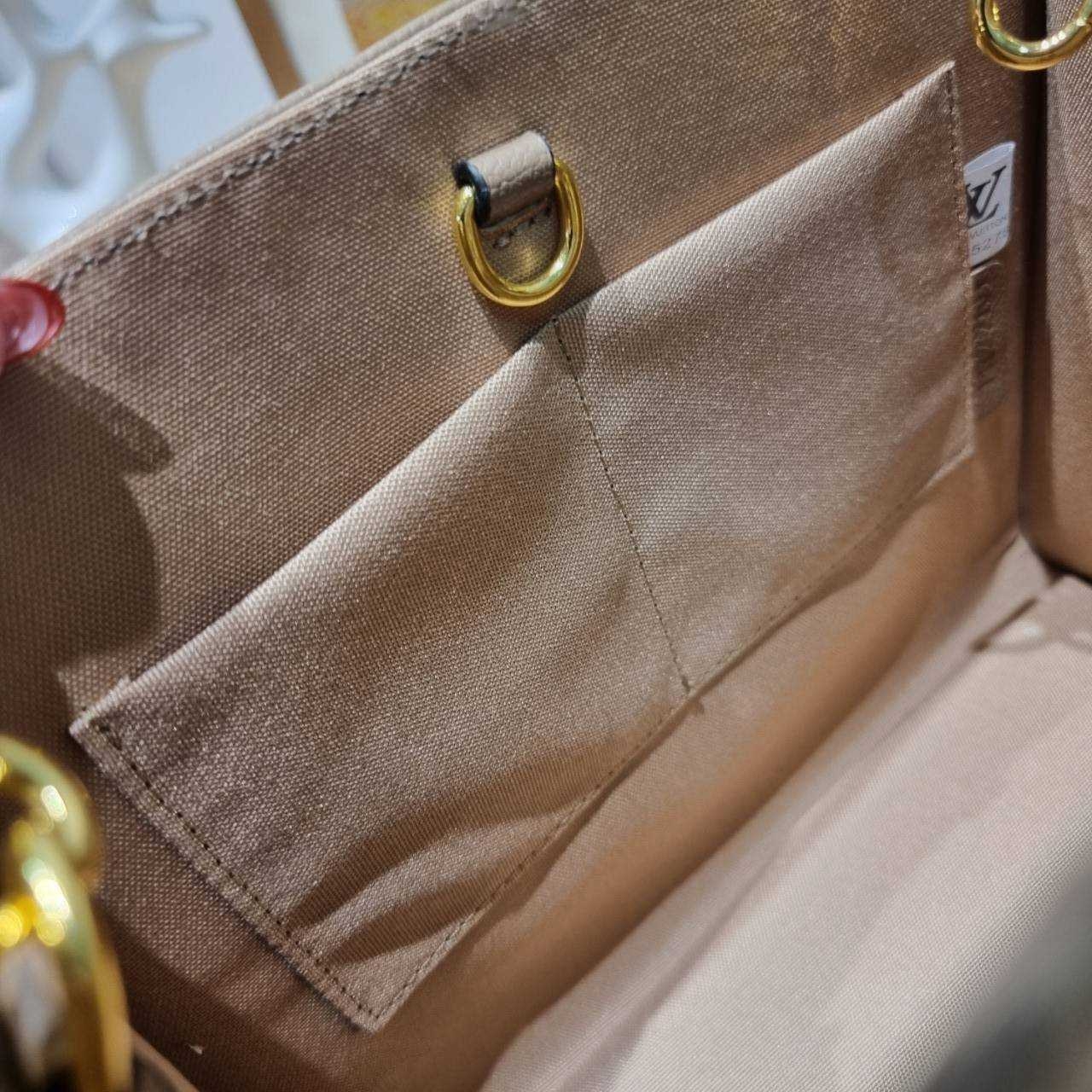 LV OnTheGo PM bag / LV on the go pm bicolor tote bag กระเป๋าทรงโท้ทที่ใครเห็นต้องเป็นคลั่งรัก ยอดฮิต คลาสสิค ผู้ดี หรูหราได้ทุกลุค ทุกสไตล์ เกรดวีไอพี ไฮเอน 1:1