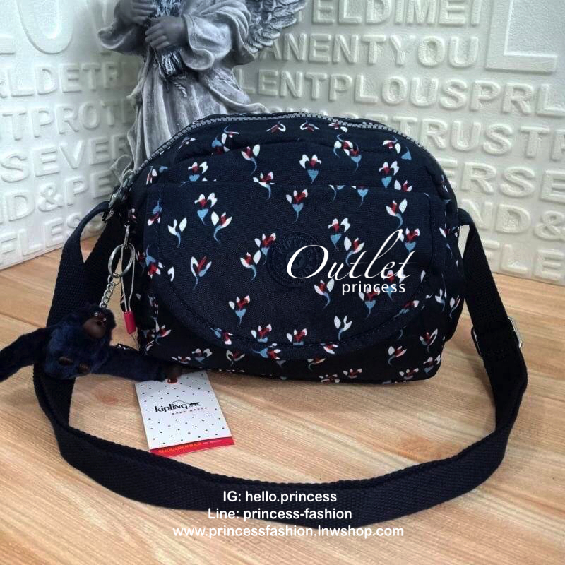 KIPLING Reth (Size S) shoulder & crossbody bag กระเป๋าสะพายวัสดุ Nylon&Polyester 100% ขนาดกำลังน่ารัก มาพร้อมพวงกุญเเจลิง มีช่องใส่ของ2ช่อง ช่องใหญ่ภายในมีป้ายและแท็กตรงซับใน มีซิปย่อยอีก 1 ช่องด้านใน,มีสายคล้องพวงกุญแจ ด้านหน้ามีอีก 1 ช่องสามารถใส่ของจุก