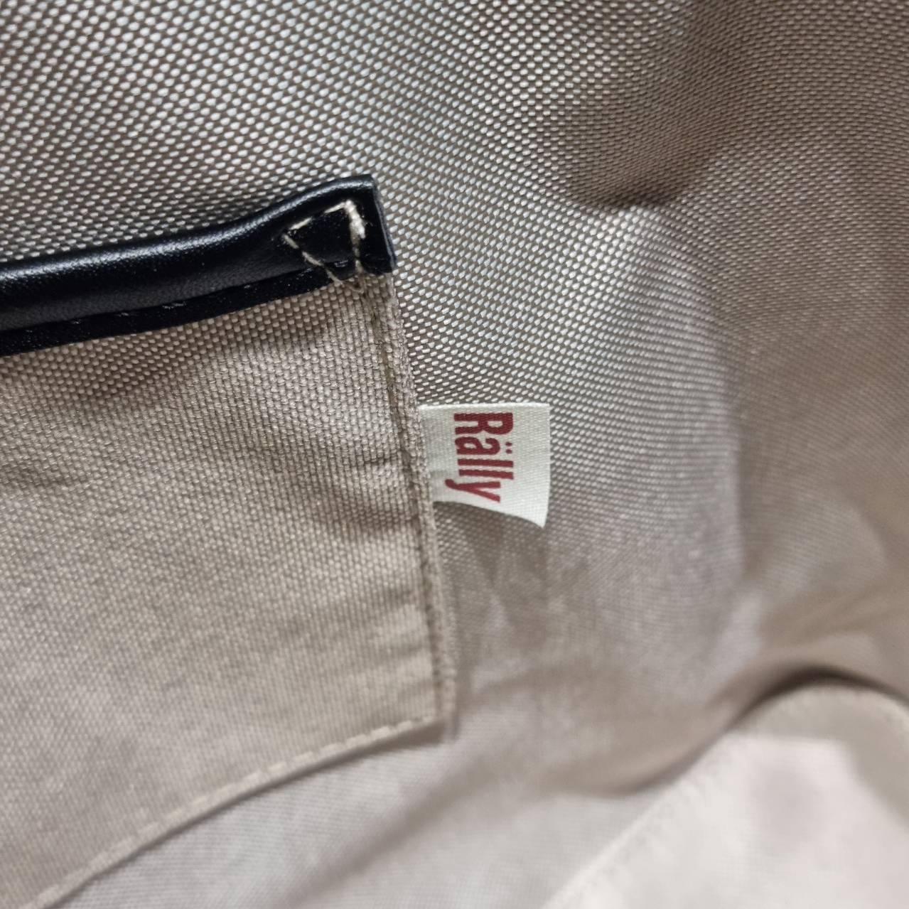 Rally movement tote bag กระเป๋าทรงโท้ท ดีไซน์คลาสสิค เรียบง่ายแต่ดูแพง มีระดับสุดๆ ไอเท็มสุดปัง ออกมาก็ sold out ไวมากๆ รุ่นใหม่และเป็นรุ่นที่ตามหา