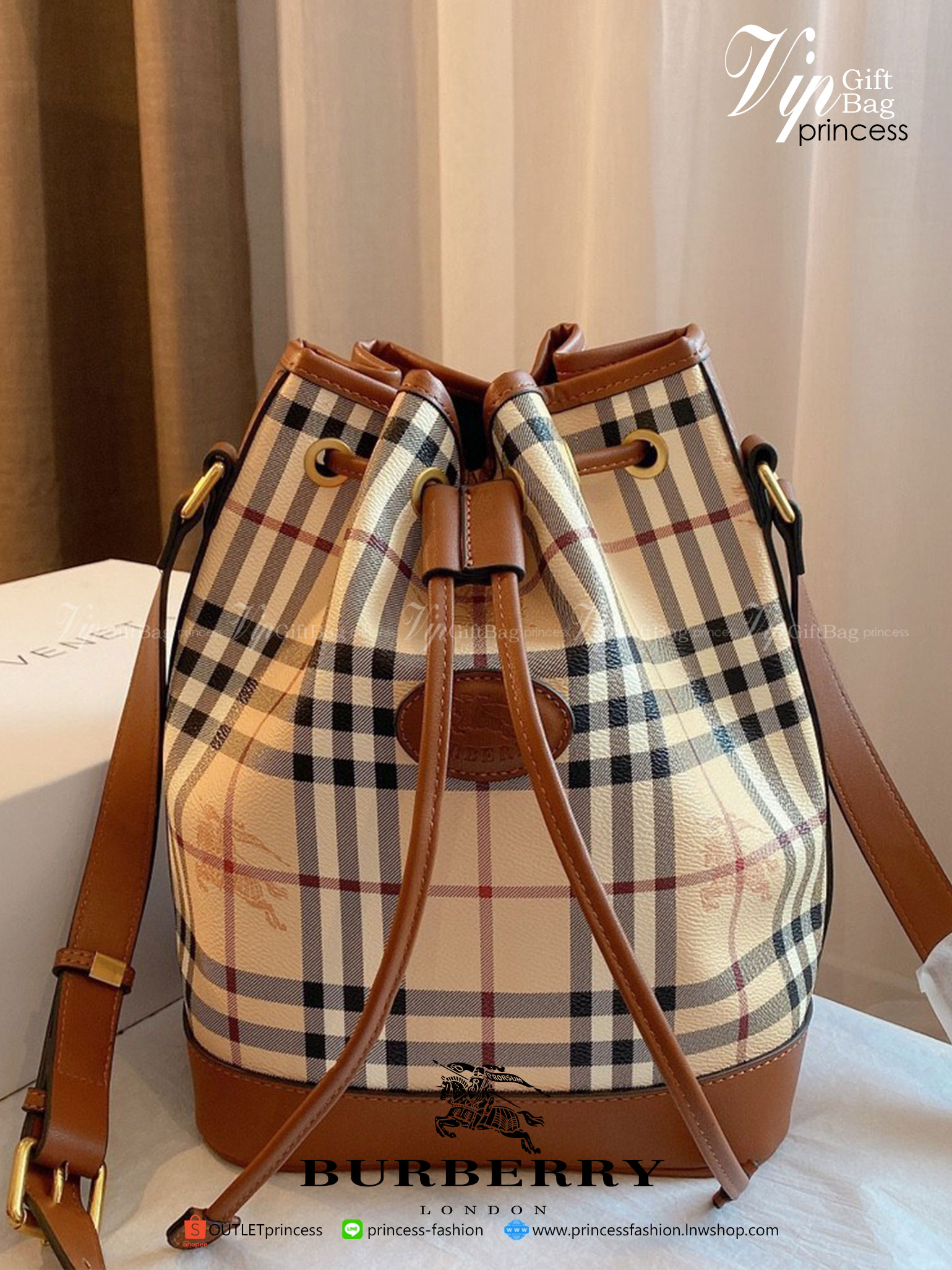 BURBERRY VINTAGE LEATHER BAG งานพรีเมียมกิ้ฟท์เคาเตอร์ น้ำหอมจากแบรนด์ วัสดุหนัง PVC