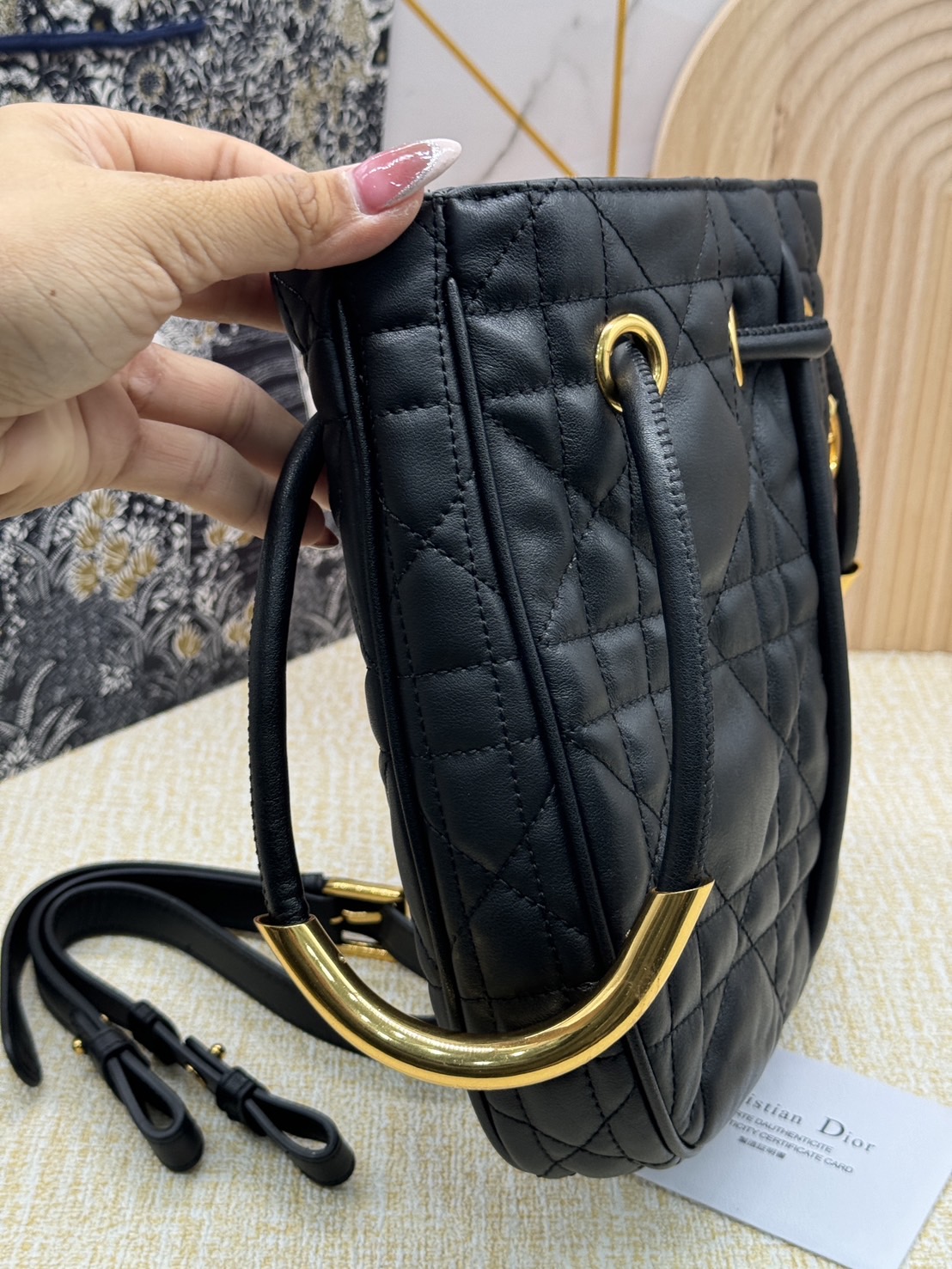 Medium DIOR Nolita Bag Black Macrocannage รุ่นใหม่ กระเป๋าสะพายทรงโท้ท งานหนังเต็มใบ สวยเรียบหรู ถือได้ สะพายยาวได้ เกรดออริ 1:1