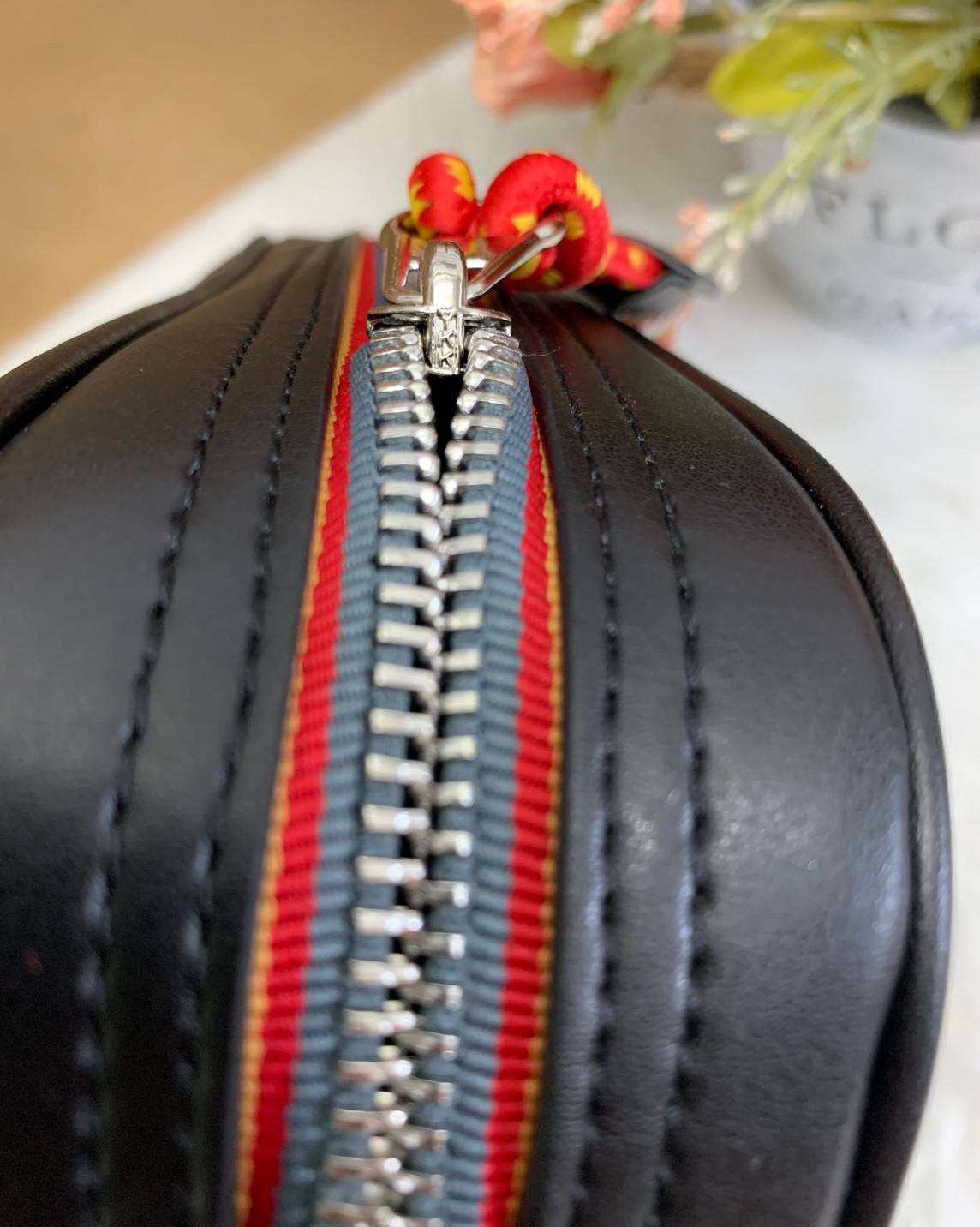 COACH ACADEMY CROSSBODY IN SIGNATURE WITH VARSITY ZIPPER ((768, 960)) พร้อมส่งที่ไทยอีกครั้ง! ได้ไปหลงรักแน่นอนค่ะ😘 กระเป๋าสะพายครอสบอดี้ร์ของคุณผู้ชาย((สาวหล่อใช้ก็สวยทีเดียว)) หนังแท้อย่างดี หนังนิ่มมือดีค่ะ