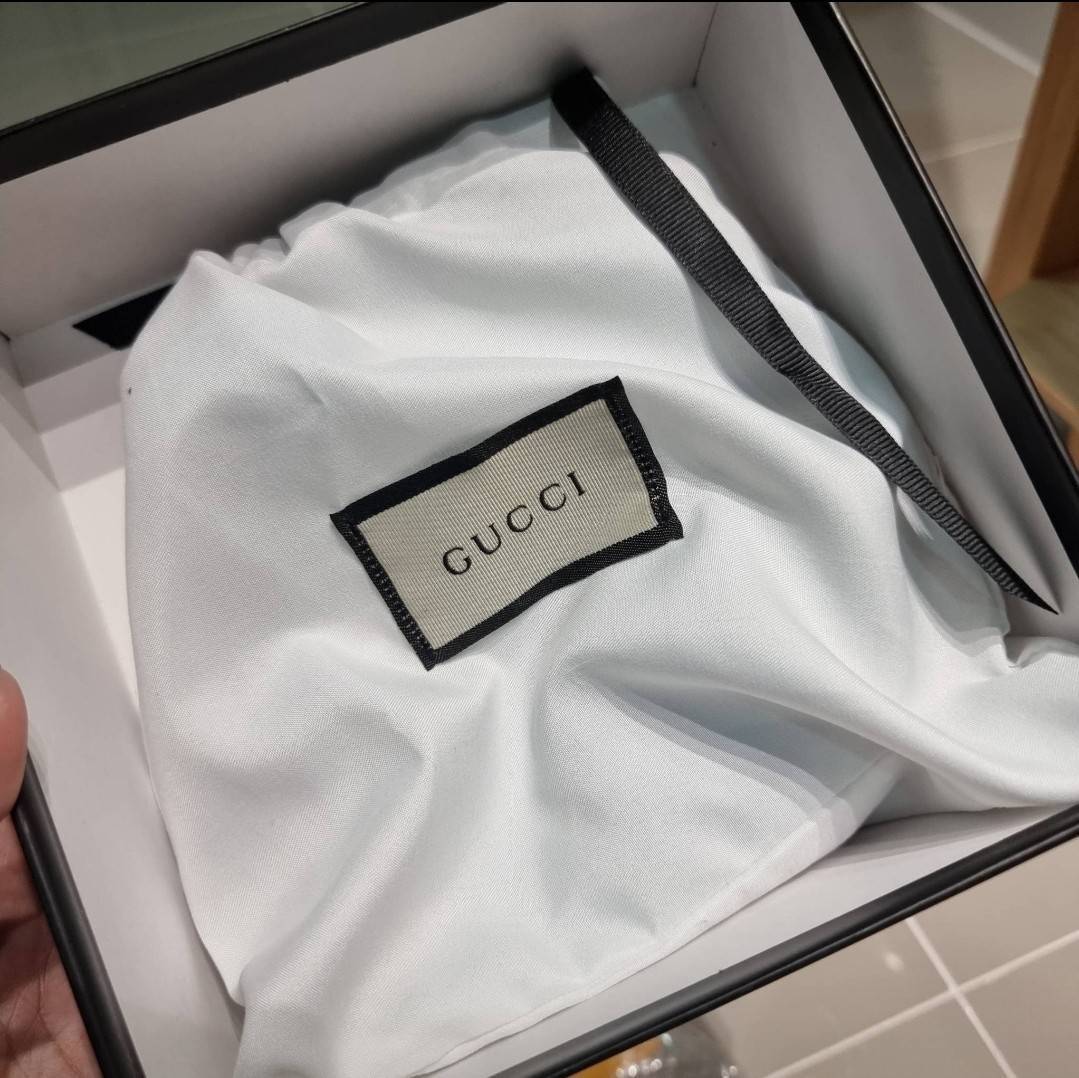 GUCCI BELT / GG belt 3.5cm เข็มขัดสีดำสุดคลาสสิค รุ่นโลโก้ ใหญ่ เรียบง่าย ผู้ดี เป็นซิกเนเจอร์ ด้วยดีไซน์ double buckle อะไหล่สีทองวินเทจ ทำให้ใช้งานเป็น everyday use ได้เลย วัสดุหนังสวย พร้อมออริจินัล box ที่สุดของการคอมพลีทลุทด้วยเข็มขัดเส้นนี้เส้นเดียว