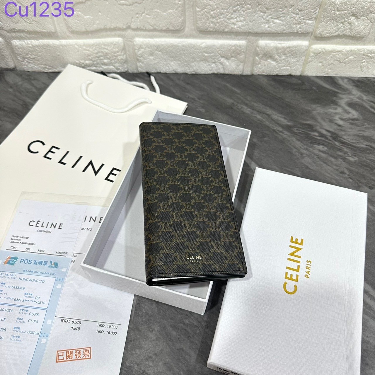 CELINE SHORT WALLET / CELINE LONG WALLET กระเป๋าสตางค์ซีลีน แบบสั้นและยาว พร้อมส่ง!! สวยหรู ภายในมีช่องแบ่งหลายช่อง มีช่องใส่บัตรหลายช่อง ไอเท็มแนะนำในราคาสุดคุ้ม นาทีนี้ห้ามพลาดค่ะ!