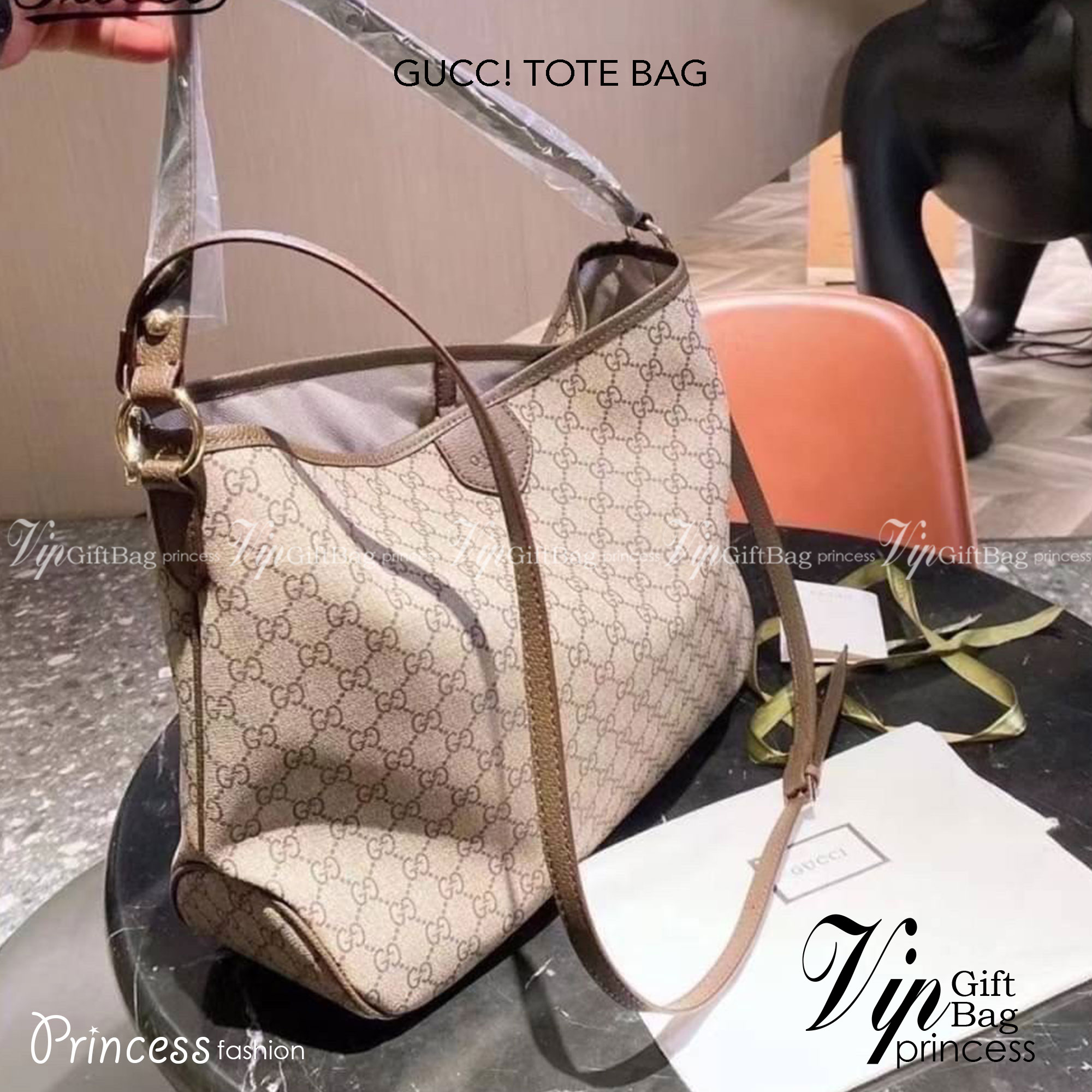 GUCCI Tote Bag / GG Ophidia Tote Bag กระเป๋าสะพายโท้ทใบใหญ่ คลาสสิคโมโนแกรมสุดหรู วัสดุแคนวาสตัดขอบหนัง ภายในเป็นช่องโล่งกว้าง จุของได้เยอะ หยิบจับสะดวก ใช้งานสะดวกสามารถสะพายได้ทุกวัน