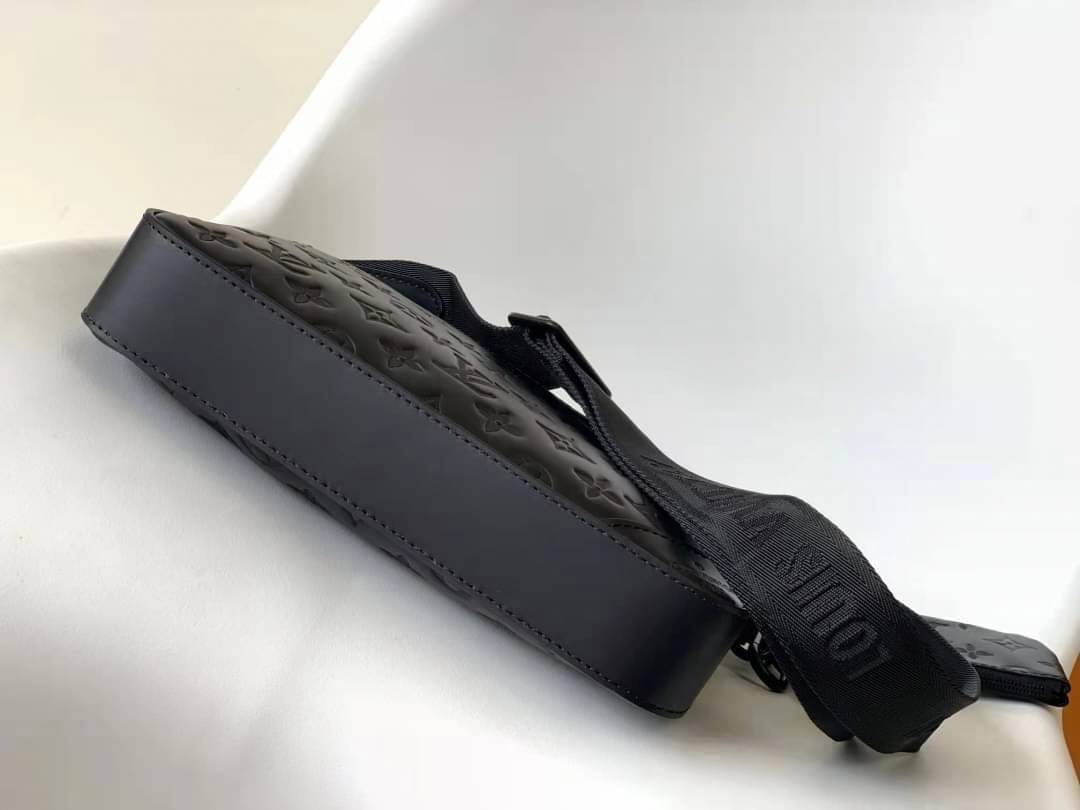 LV Duo messenger Black Monogram Shadow เกรดใช้งานสลับใบจริงได้ เทพออริจินอล เนื้องานสวยงาม หนังแท้ ใช้ได้ทั้งชายหญิง ภาพสินค้าถ่ายจากงานขายจริงใช้งานต่างประเทศได้