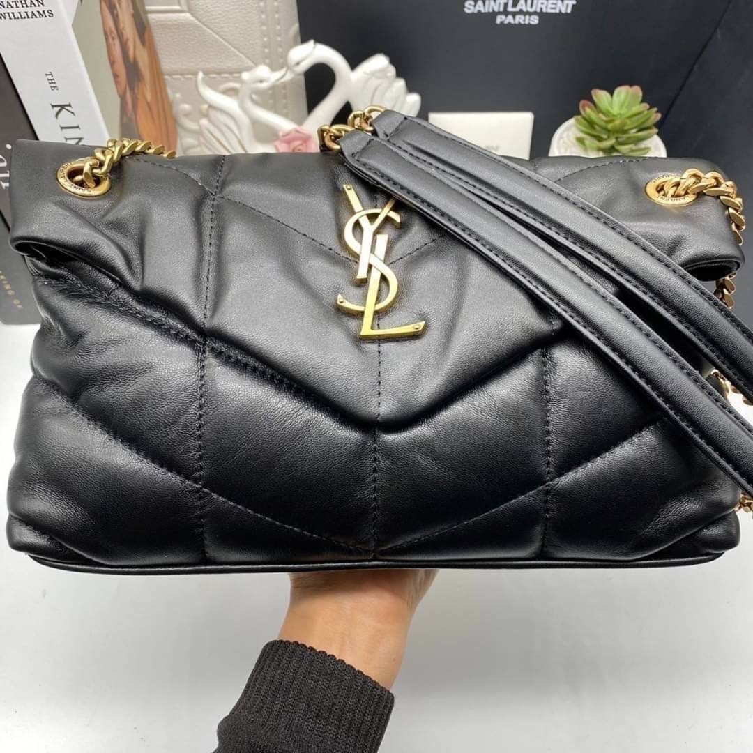 28cm YSL PUFFER SMALL CHAIN BAG IN QUILTED / Yves Saint laurent puffer small chain bag in quilted กระเป๋าสะพายรุ่นยอดนิยม ทรงสวย ใช้ได้บ่อยไม่มีเบื่อ วัสดุหนังสัมผัสนิ่มมือ ดีไซน์เรียบหรู