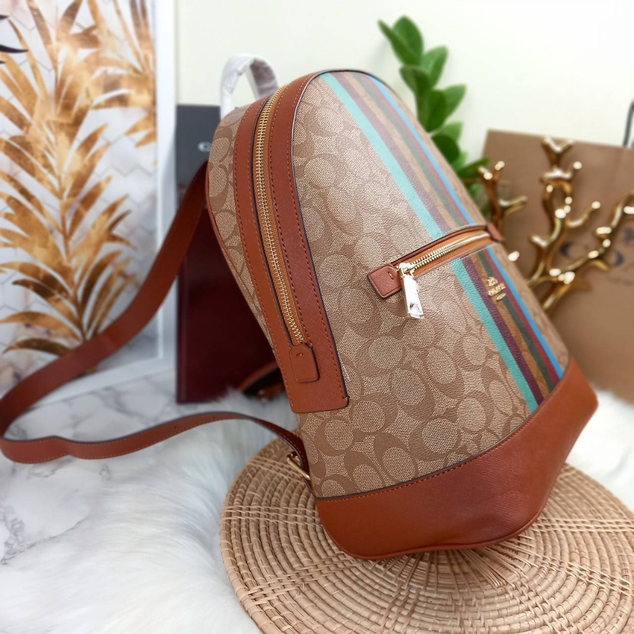 COACH KENLEY BACKPACK IN SIGNATURE CANVAS WITH STRIPE (COACH C5795)🌈🍁กระเป๋าเป้ กระเป๋าสะพายรุ่น Unisex ที่ใช้ได้ทั้งชายและหญิง รูปทรงสวย ขนาดกำลังดี// วัสดุแคนวาสคุณภาพ ผสมหนังแท้ ลาย SIGNATURE//เปิด-ปิด ด้วยซิบ ด้านในโล่งกว้าง จุของได้เย