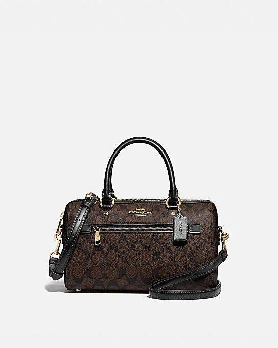 COACH F83607 ROWAN SATCHEL IN SIGNATURE CANVAS กระเป๋าทรงหมอนยอดฮิต คลาสสิคใช้งานได้ไม่มีเบื่อ มาครบสีขายดี ด้วยรูปทรงสวยงาม และใช้งานได้อย่างกระฉับกระเฉง วัสดุหนังแคนวาสเคลือบลาย ทนทาน ภายในโล่งกว้าง มีช่องซิปและแบ่งสัดส่วนได้ลงตัว บอกเลยว่าสาวๆพลาดไม่ได