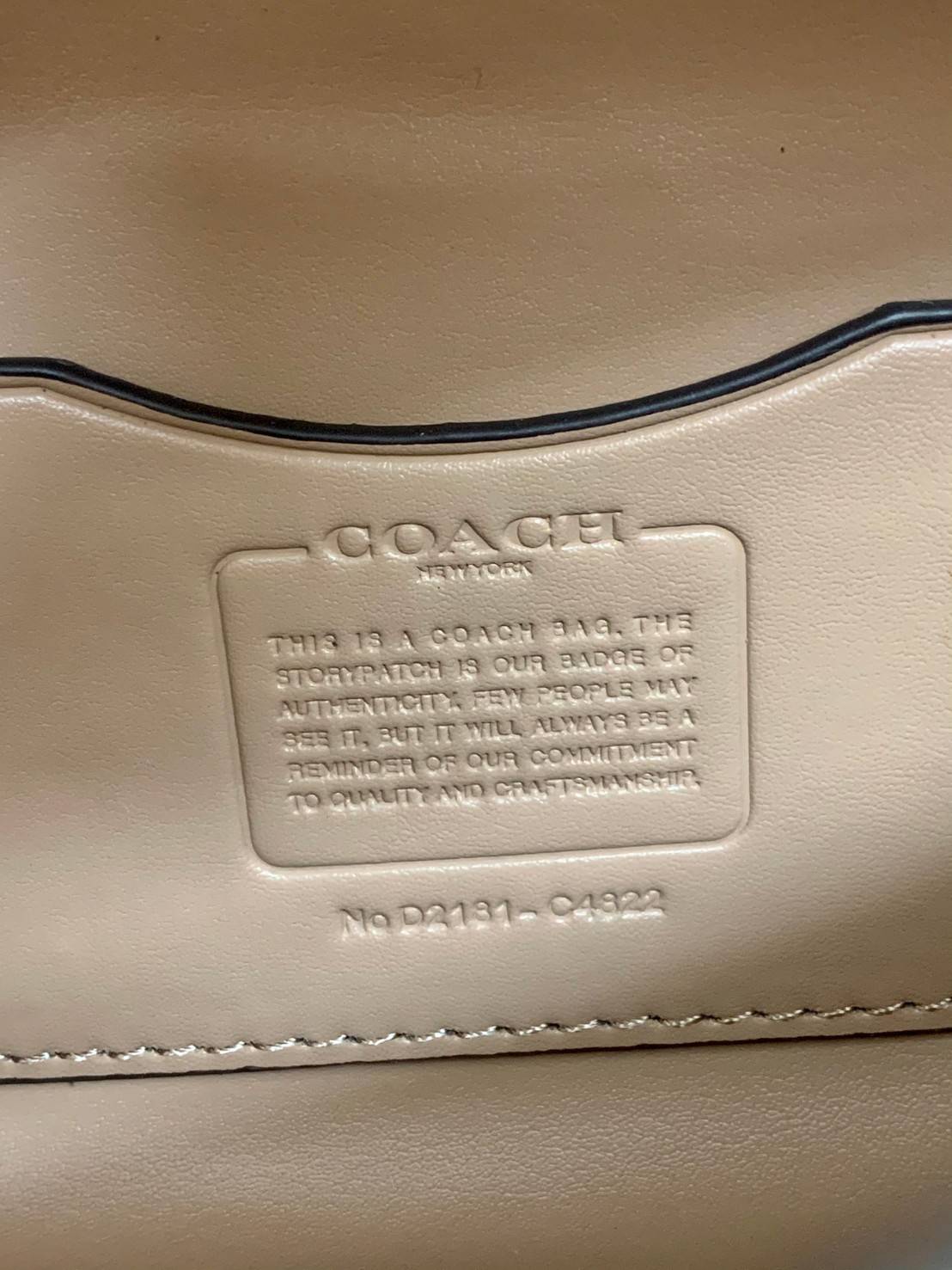 ใบจริงสวยหรูมากๆค่ะ💥 COACH ALIE TOP HANDLE IN SIGNATURE JACQUARD ((C4822)) พร้อมส่งที่ไทยค่ะ! กระเป๋าหิ้ว//สะพายข้าง วัสดุ Jacquard+หนังแท้ได้ลงตัวสวยงามมากๆค่ะ คลาสสิคสุดๆ เปิดปิดกระเป๋าแบบกดล็อค ช่องหลักกางออกได้กว้างสามารถใส่กระเป๋าเงินใบกลางได