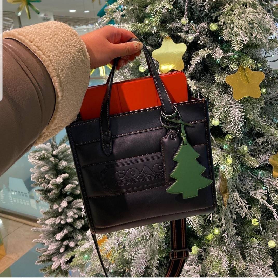 COACH CASUAL STYLE STREET STYLE 2WAY PLAIN LEATHER ELEGANT STYLE (C6958 C6852) 🌺 ที่สุด! ของที่สุด!! กระเป๋าถือ กระเป๋าสะพายรูปทรงสุดฮิต สุดคลาสสิค รุ่น UNISEX ที่ชิคๆ สบายๆ ได้ทั้งชายและหญิง// วัสดุหนังแท้ทั้งใบ ตัดเย็บด้วยหนังเนื้อนุ่มพิเศษ หนา 