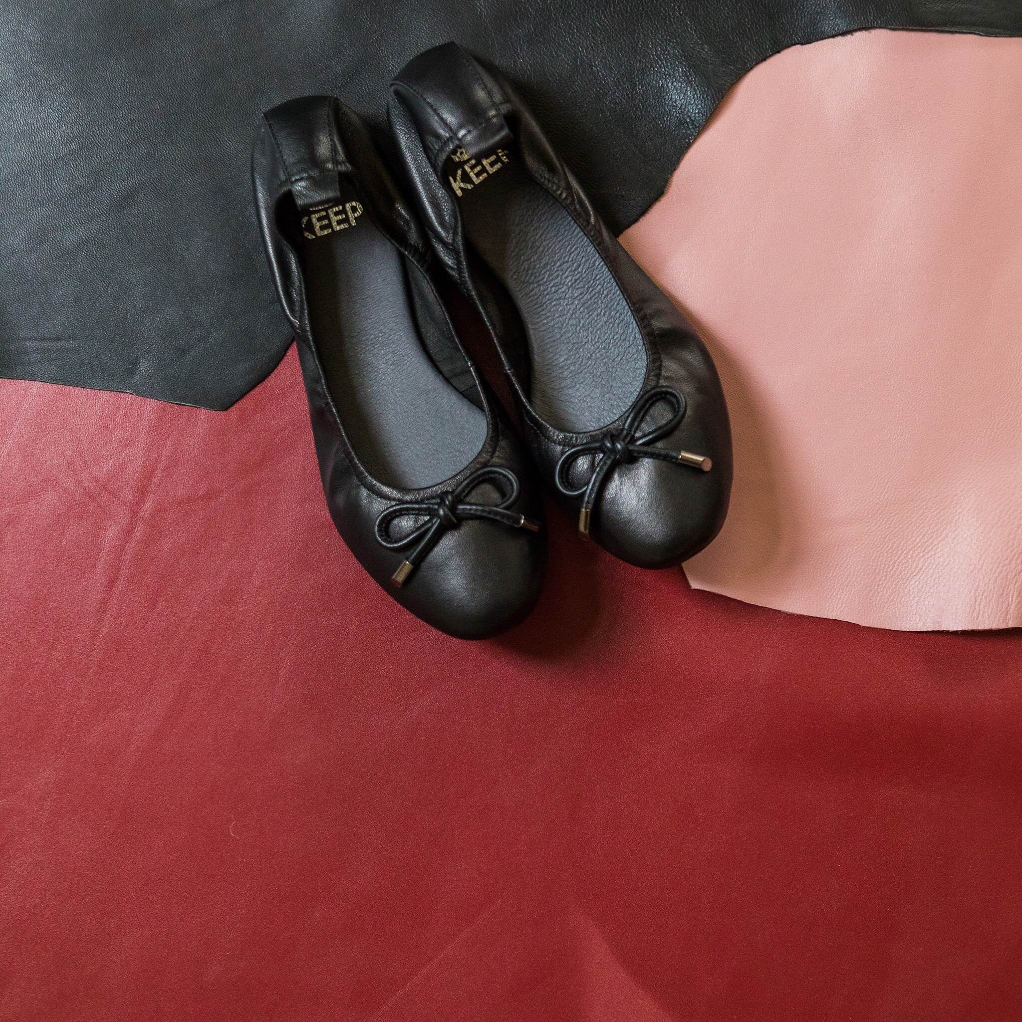 ใหม่ล่าสุด ตามคำเรียกร้อง Ballet_KEEPSHOES รองเท้า ส้น Flat 1 cm. หนังแกะทั้งคู่ ใส่นิ่ม เดินสบาย เหมาะกับทุกวัน 😁 >หนังแกะแท้ นิ่มสบายเท้า ( Import sheepskin ) >ซับหนังแท้ด้านในอย่างดี ระบายอากาศไม่มี กลิ่นอับ ไม่เหม็นเท้า ด้วย Technology N