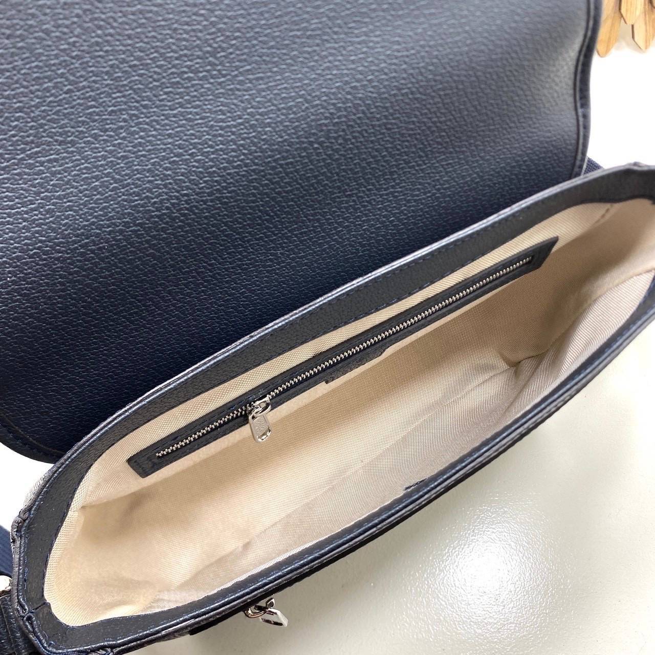 ORI หนังแท้ | GUCCI Ophidia medium messenger bag Navy Blue กระเป๋าสะพายทรงแมสเซ็นเจอร์ Canvas GG Supreme เนื้อผ้าที่เหมาะสำหรับไลน์แอคเซสเซอรี่สำหรับผู้ชาย โดยการเพิ่มกลิ่นอายความโมเดิร์นให้กับดีไซน์ของแบรนด์อันเป็นเอกลักษณ์