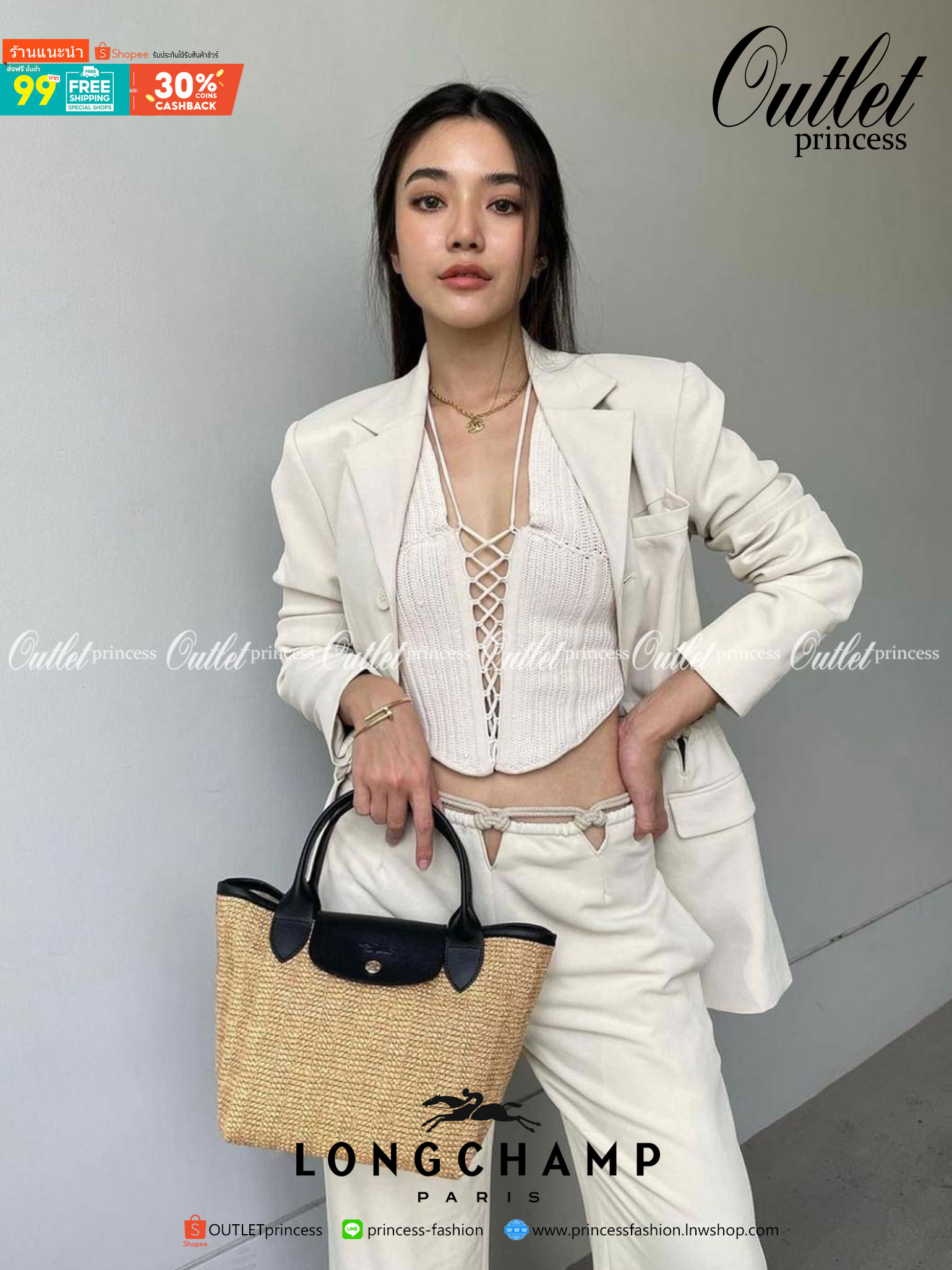 LONGCHAMP LE PLIAGE COLLECTION PAILLE TOP HANDLE BAG มี 3 ขนาด XS/S/M กระเป๋าถือหรือสะพาย งานสาน raffia ปากกระเป๋าตัดด้วยหนังสีดำ ลุคช์สุดเท่ของเหล่า Celebrities กับกระเป๋าปิคนิกสุดฮิตจาก Longchamp อย่าง Le Pliage Paille (เลอ ปลิยาจ ไพล์) ถือเป็นกระเป๋าที