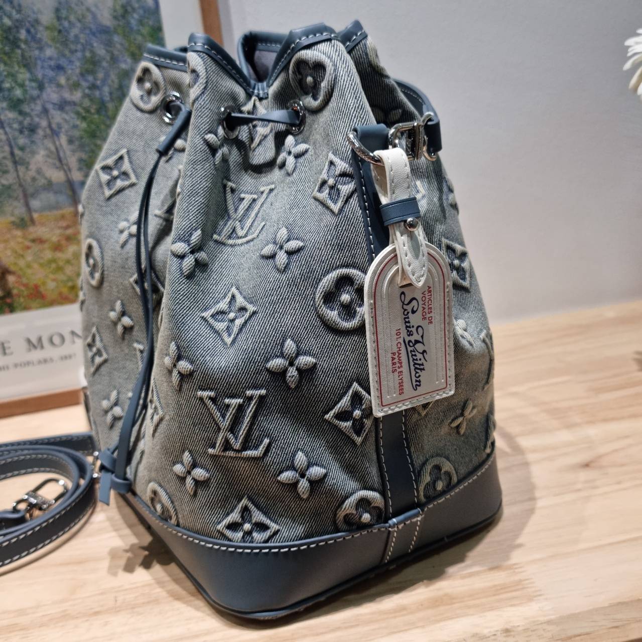 LV Neo washed denim monogram bag / LV Bucket Bag ใหม่ล่าสุด กระเป๋าทรงบัคเก็ตรุ่นฮิตที่มาในรูปแบบ washed denim สวยคลาสสิค คมชัด ดูแพง