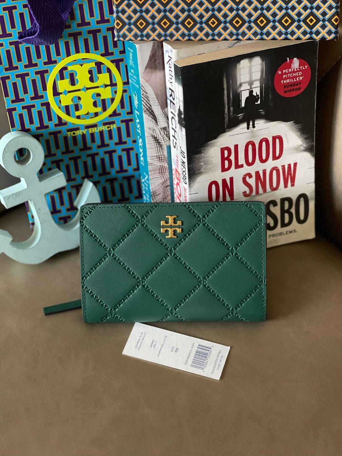 Tory burch georgia slim medium wallet กระเป๋าสตางค์ขนาดกลาง ที่มีดีไซน์ขั้นตอนการใช้งานเรียบง่ายแต่ฟังก์ชั่นครบ ตอบโจทย์สาวๆที่ไม่ชอบกระเป๋าสตางค์ใบใหญ่จนเกินไป