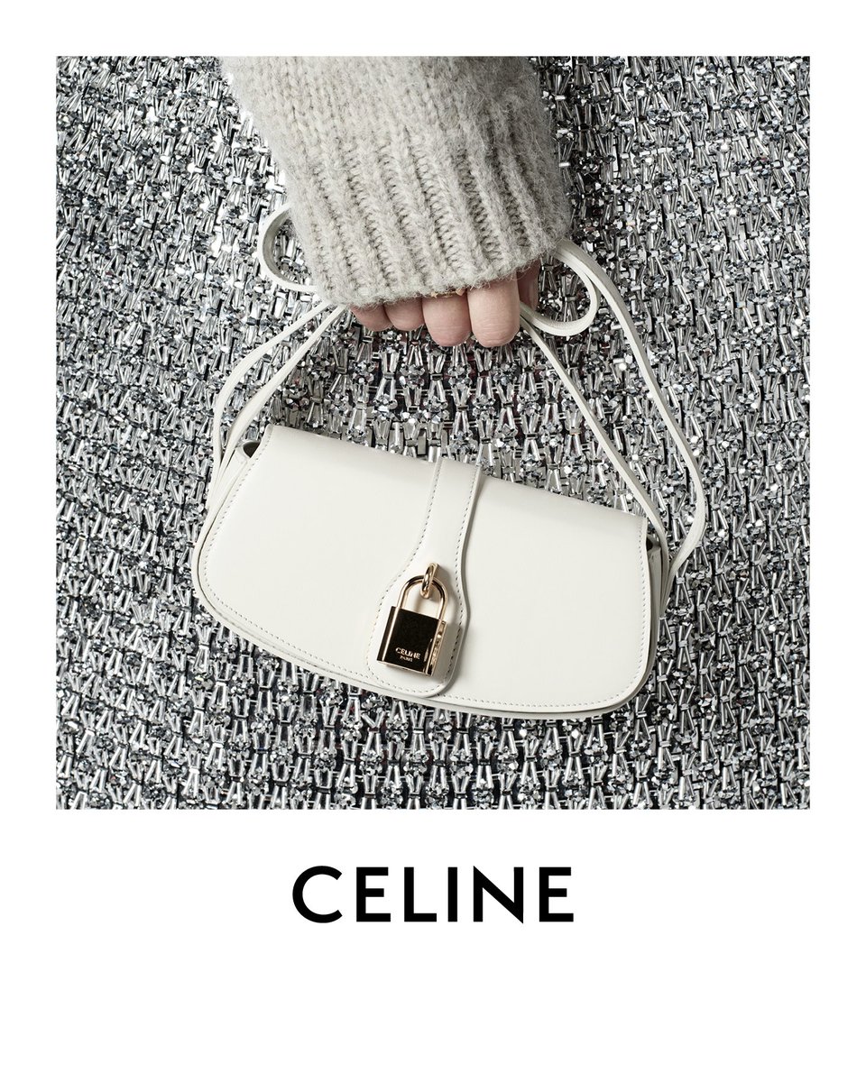 VIP 】CELINE TABOU CLUTCH BAG CELINE MINI CROSSBODY BAG (GWP) วัสดุ Triomphe Canvas หนังสวยอยู่ทรงกันน้ำได้ ขนาดกำลังน่ารัก การออกแบบที่เน้นความเรียบแต่หรู มาพร้อมสายสะพายสั้นและสายสะพายยาว สำหรับสะพายไหล่ สายปรับระดับสั้น-ยาวได้ (ถอดไม่ได้) โดดเด่นที่ด้าน
