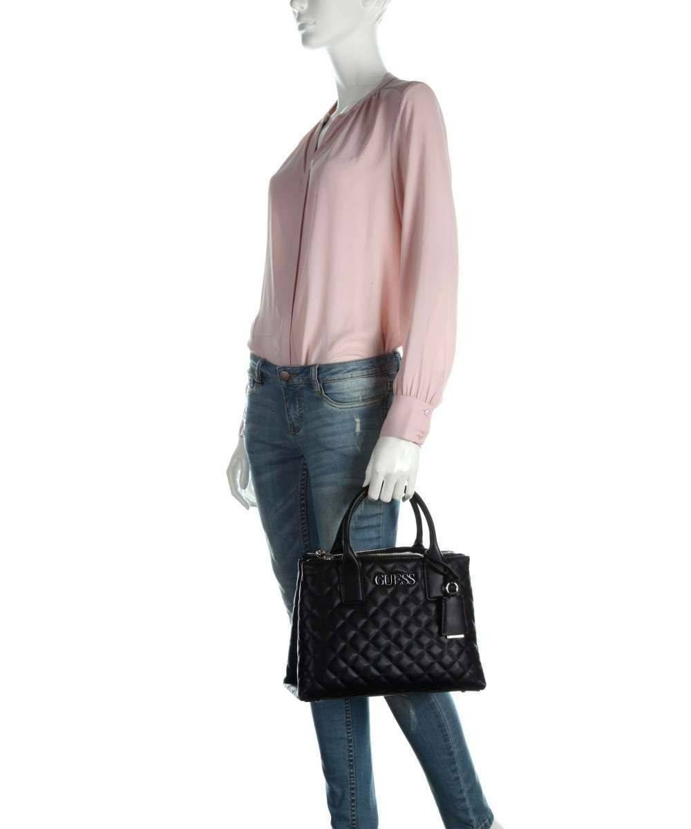 Guess Elliana Quilted-Look Handbag กระเป๋าสะพายรุ่นใหม่ล่าสุดจาก Guess factory วัสดุหนังนิ่มเรียบเดินเส้นลายตารางสวยดูดี ขนาดกำลังดี น้ำหนักเบา ด้านหน้าประดับโลโก้แบรนด์สวยโดดเด่น มีช่องใส่ของหลายช่อง เปิดปิดด้วยกระดุมแม่เหล็กและช่องซิป ภายในโล่งกว้างมีช่