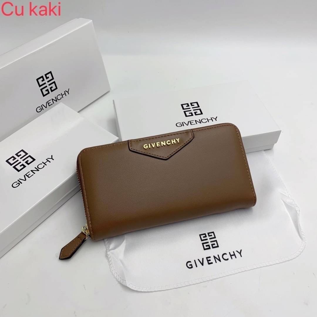 GIVENCHY Long Wallet Zip-around กระเป๋าสตางค์ยาวจีวองชี ซิปรอบ ภาพถ่ายจากงานขายจริง Inside bill slots card slots center zip pocket.