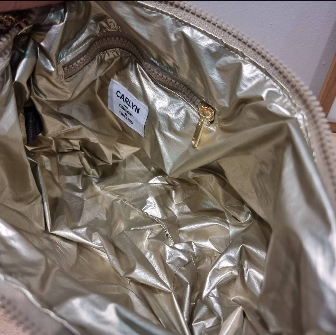 Carlyn cozy bag / Carlyn glaze bag 13 สีพร้อมส่ง อีกหนึ่งคอลเด็ด ที่ฮิตแบบฉุดไม่อยู่ กับไอเท็มนุ่มนิ่มจากเกาหลี พร้อมสีใหม่ล่าสุด กระเป๋าสะพายก้อนเมฆสุดเก๋ ที่สามารถใช้ได้หลากหลาย