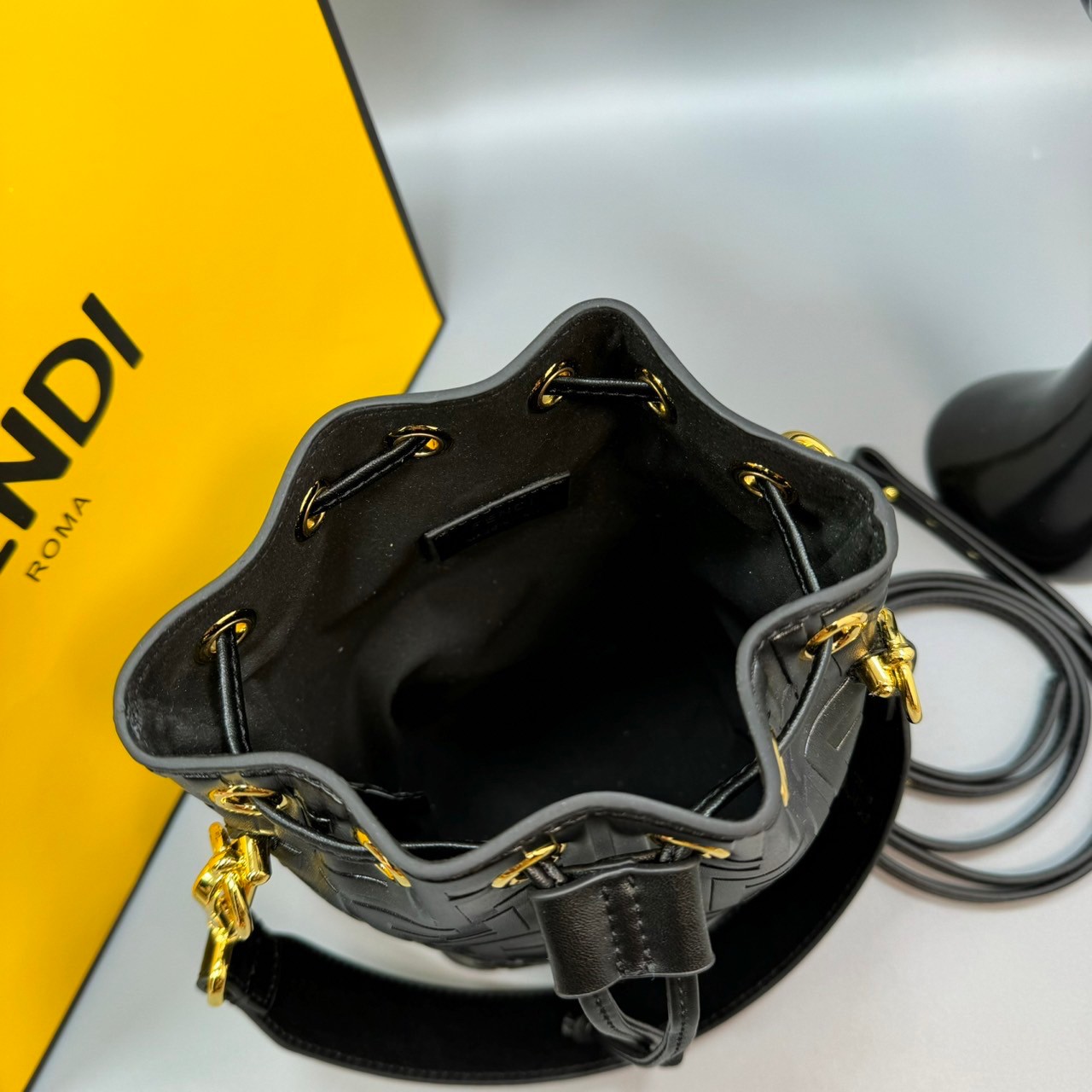 พร้อมส่ง 3 สี FENDI Mon Tresor Black leather mini-bag / FENDI Bucket Bag กระเป๋าสะพายทรงบัคเก็ตงานหนังเต็มใบ ไซส์มินิ เกรดออริ สลับแท้ 1:1