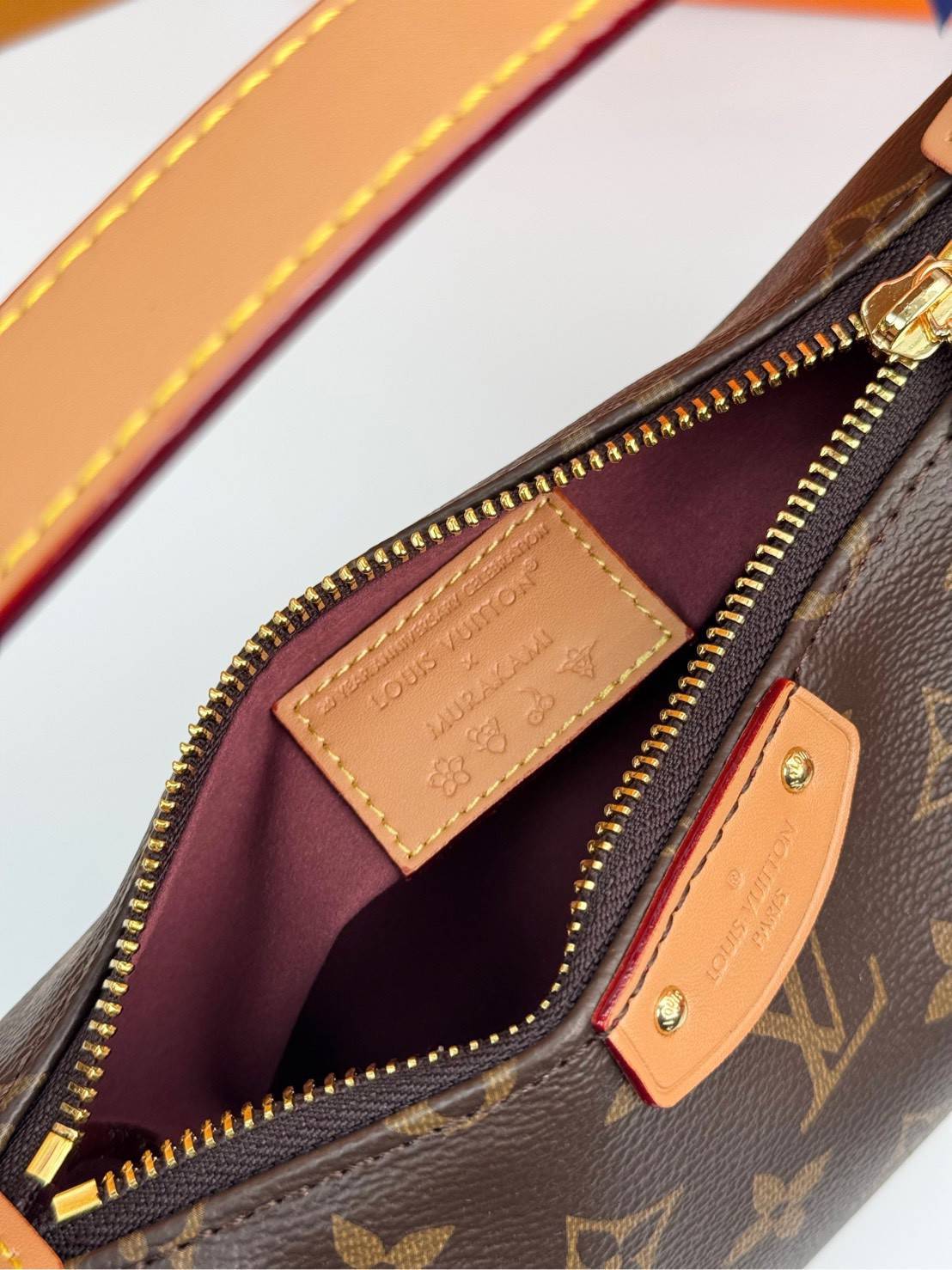 ORI หนังแท้ | LV hills pochette monogram bag กระเป๋าทรงพอช รูปทรงใหม่ใช้งานง่าย กะทัดรัด ไอเท็มจากคอลเลคชั่นประจำฤดูกาล Fall-Winter ยกระดับความงามด้วยขอบหนังและฮาร์ดแวร์สีทอง