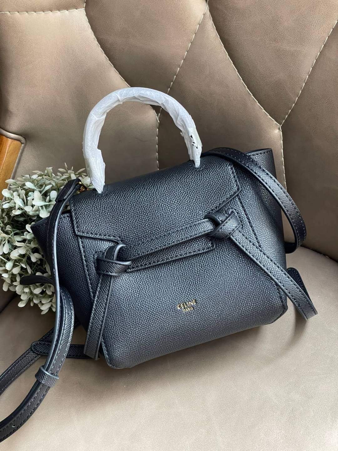 Celine Pico Belt Bag / Celine Belt Bag (ใบเล็ก) อีกหนึ่งคอลเลคชั่้นที่ได้รับความนิยมอย่างมาก บ่งบอกความเป็นตัวตนของแบรนด์ กลิ่นอายความคลาสสิก