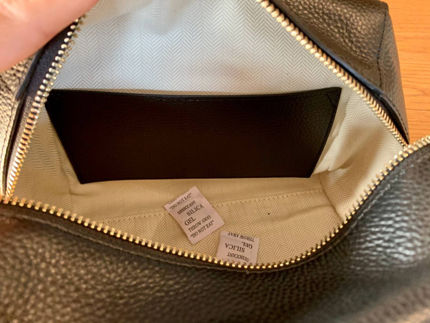 ของแท้ 💯% TORY BURCH KIRA PEBBIED STACHEL 74650 Black