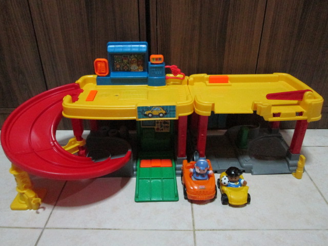 Fisher Price Little People Ramps Around Garage มีเสียงค่ะ (ของเล่นมือสอง)