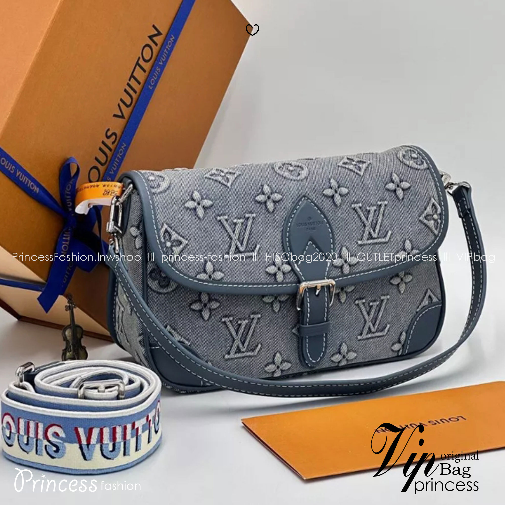 LV Diane Monogram Denim Bag กระเป๋าสะพายมัลติฟังก์ชั่นเดนิมสไตล์วินเทจ ปั้มนูนโลโก้ลายโมโนแกรม ดีไซน์ใหม่ ออกมาได้น่ารักน่าใช้มากๆ สียีนส์ซีดสวยมีเสน่ห์ -- [รับตัวแทนกระเป๋า]